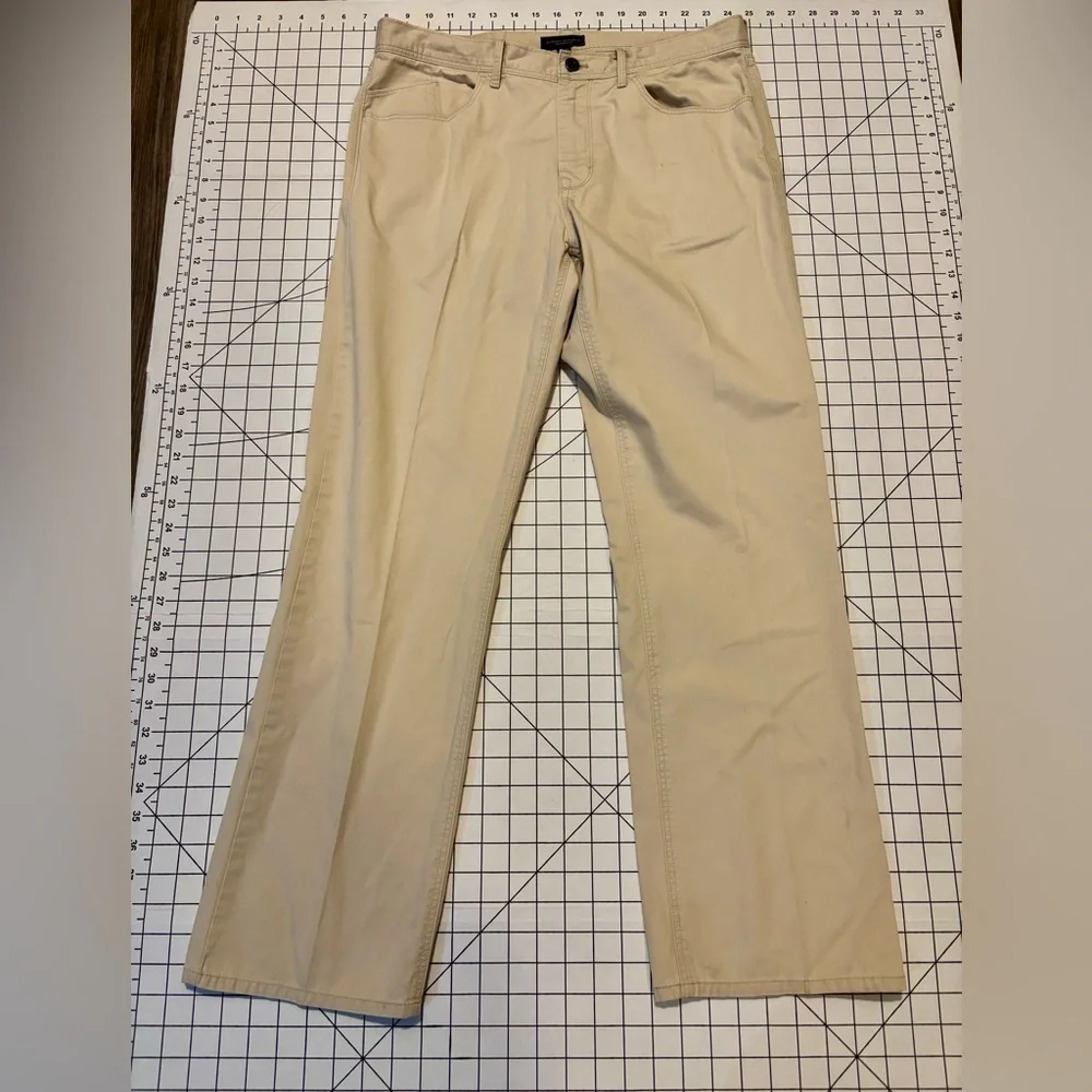 Banana Republic Men's Size‎ 33/30 Beige Straight Fit Pants